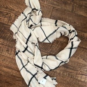 Urban Outfitters Black and White Blanket Scarf NWT